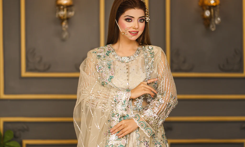 Essential Acceassories to Complete Your Party Pakistani Look