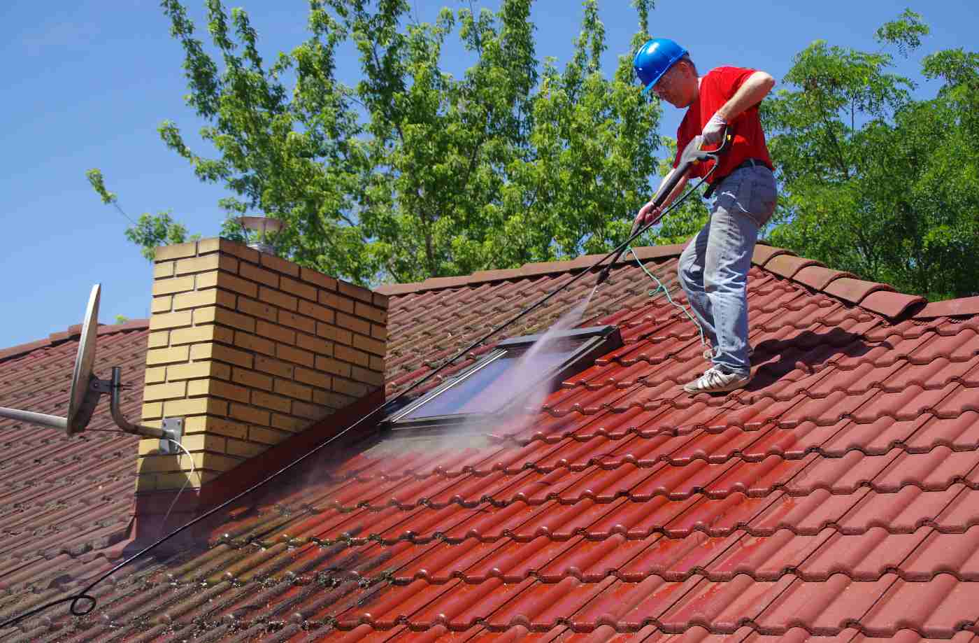 Roof pressure cleaning services