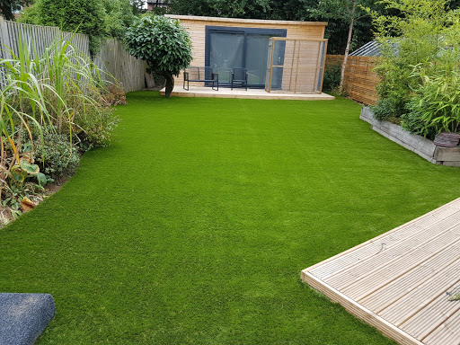 artificial grass installation in Swindon