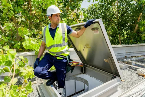 Water storage tanks cleaning